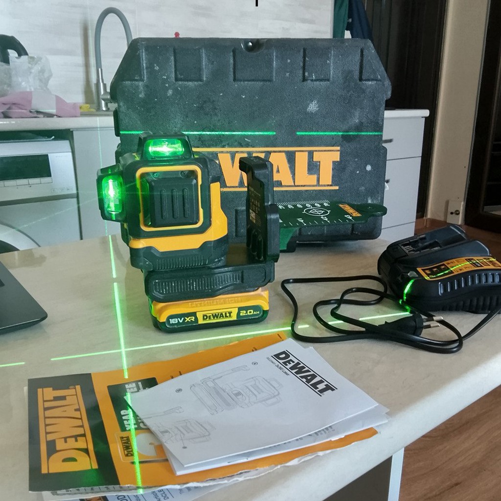 Лазерный нивелир DeWALT DCLE34031D1-QW