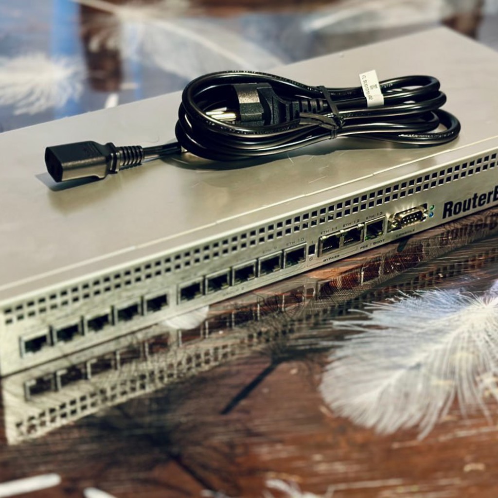 Enterprise-маршрутизатор MikroTik RB1100Hx2