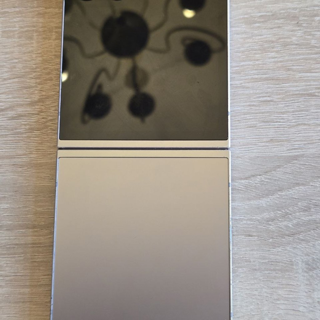 Samsung Galaxy Z Flip 6