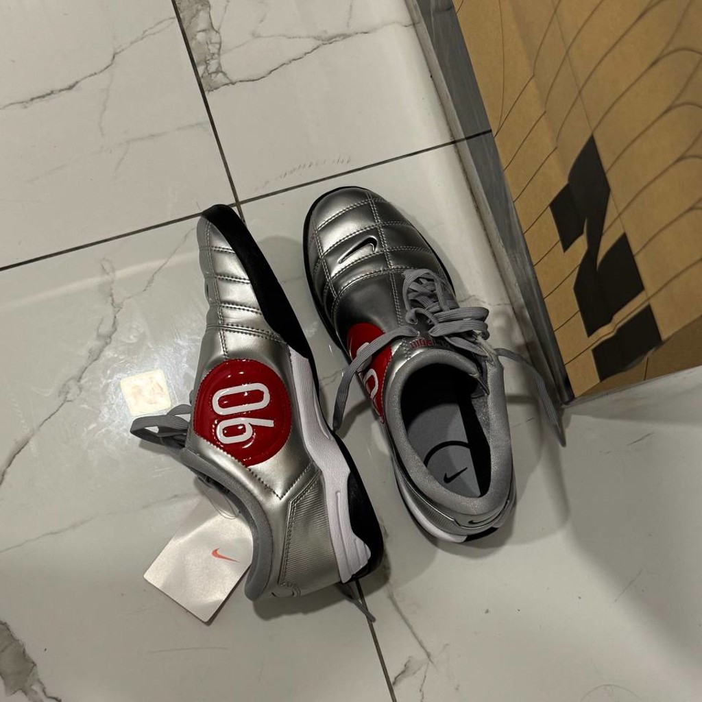 Кроссовки Nike