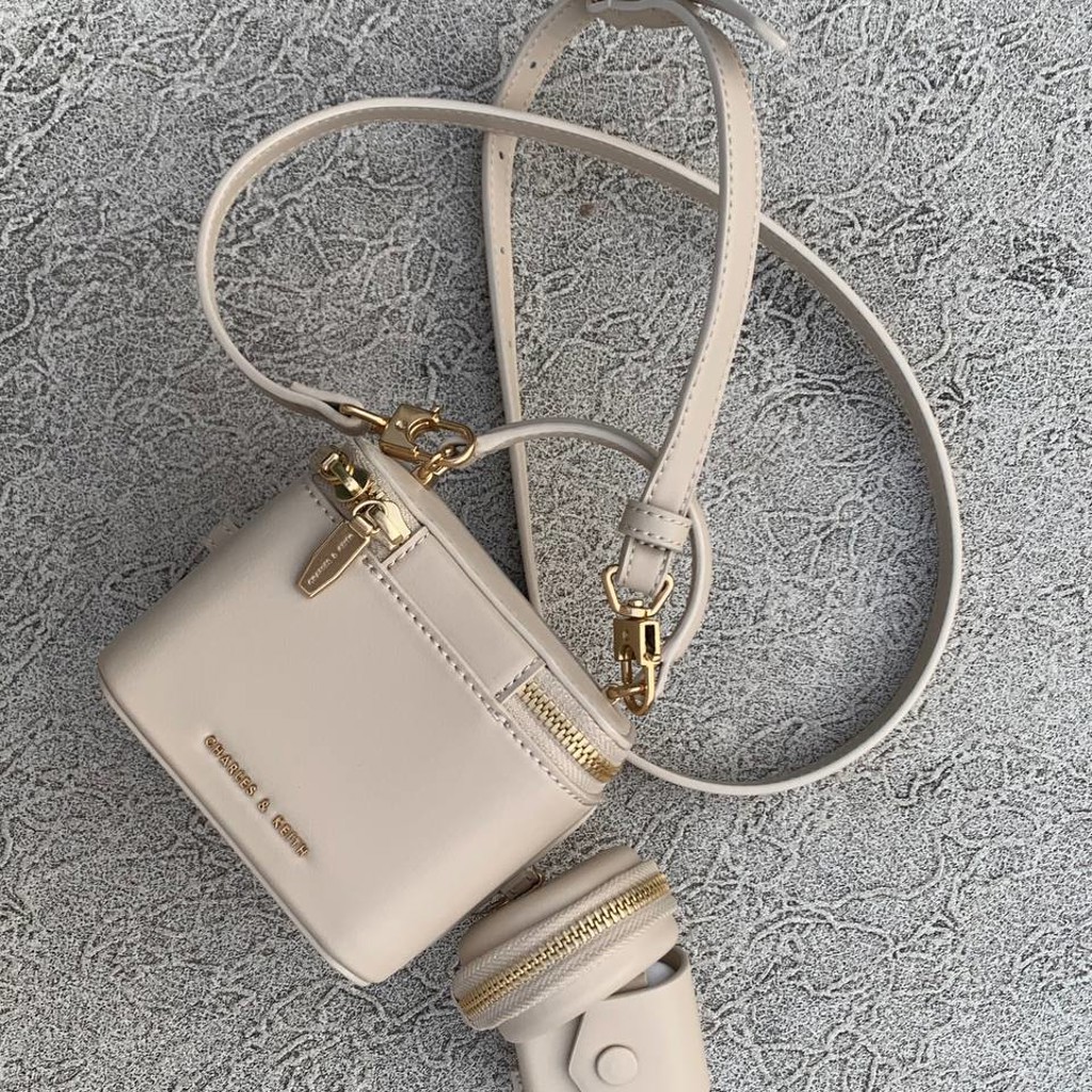 Сумка Charles & Keith