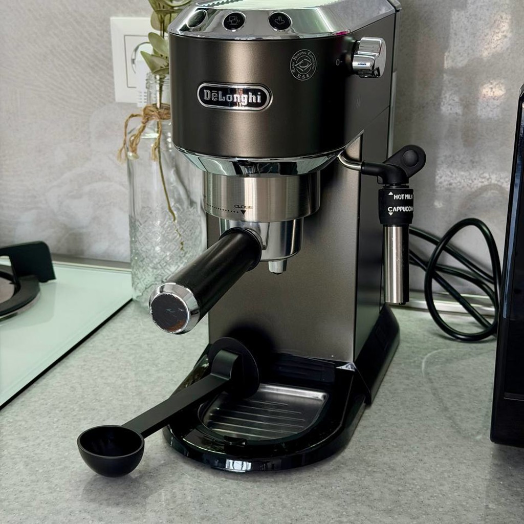 Кофемашина De'Longhi Dedica Style