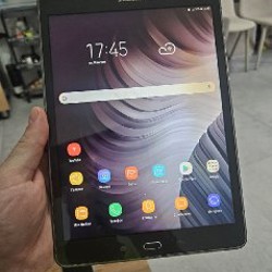 Планшет Samsung Tab A - фото 1