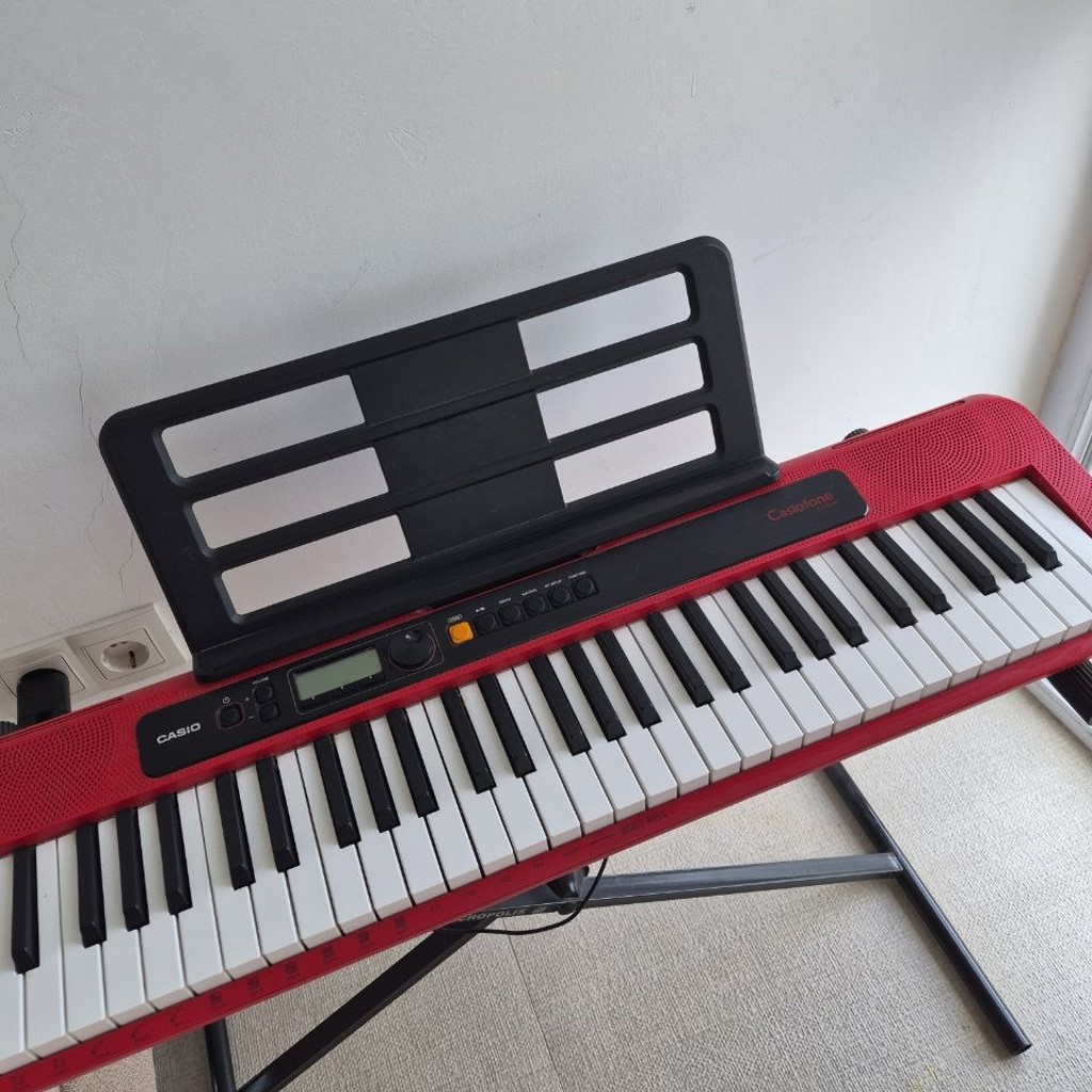 Синтезатор CASIO CT-S200RD