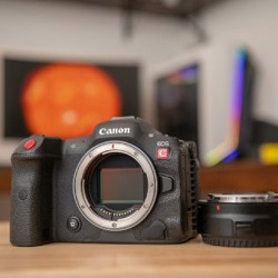 Камера Canon EOS R5 C - фото 4