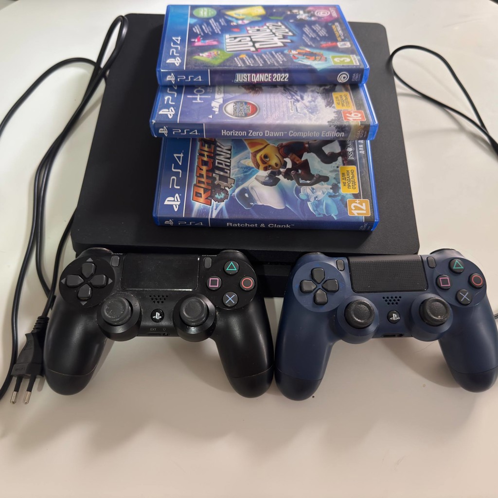Sony PlayStation 4 Slim