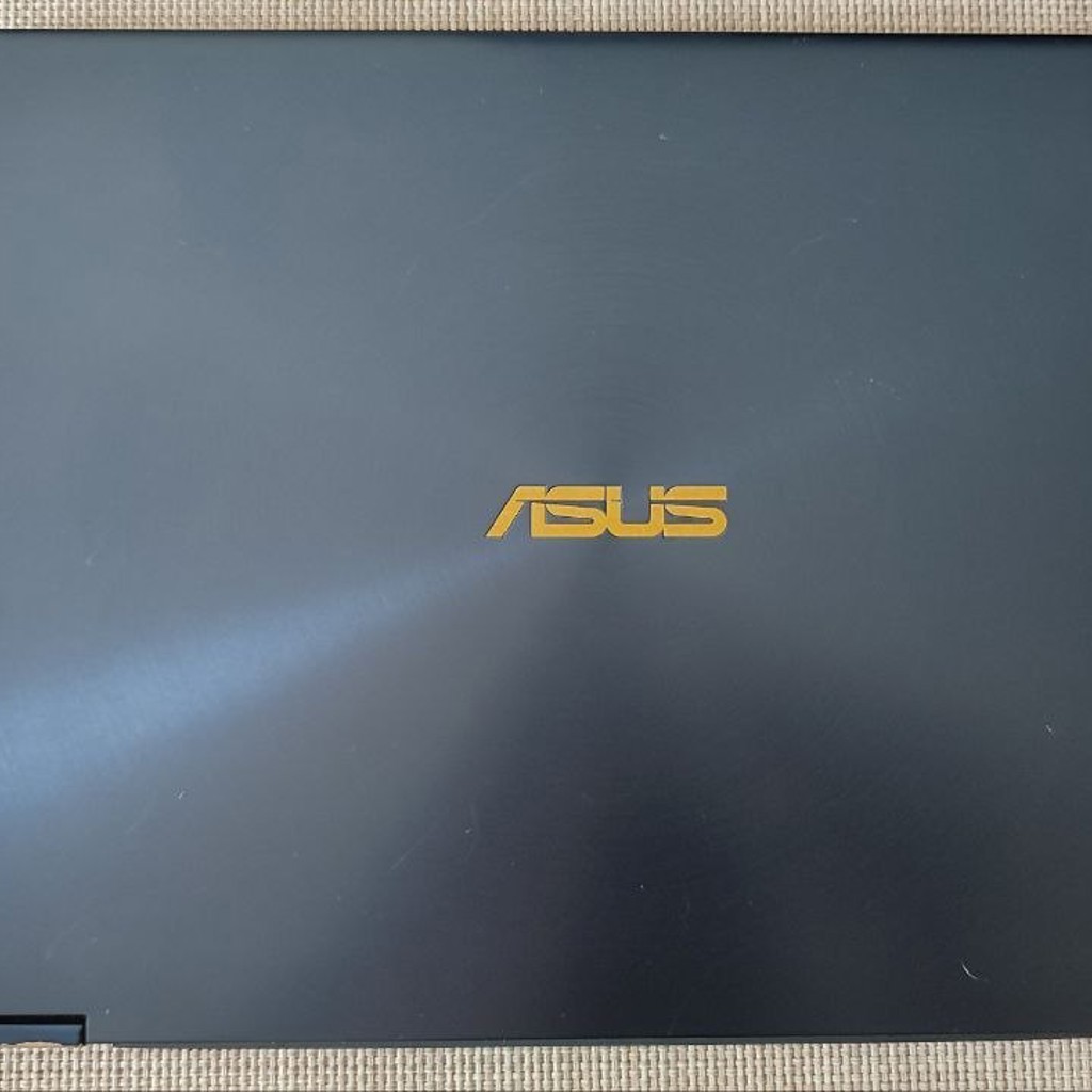 ASUS ZenBook Flip UX370UA