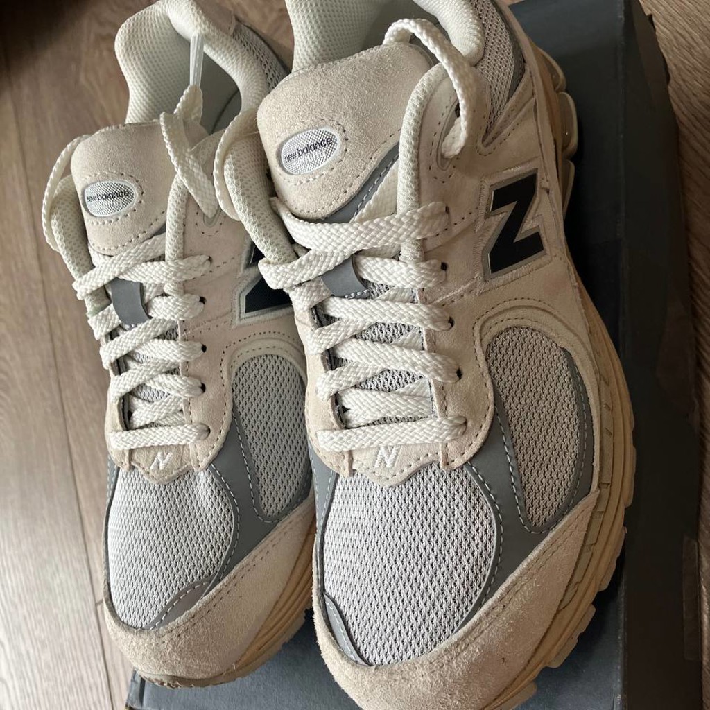 Кроссовки New Balance 2002R