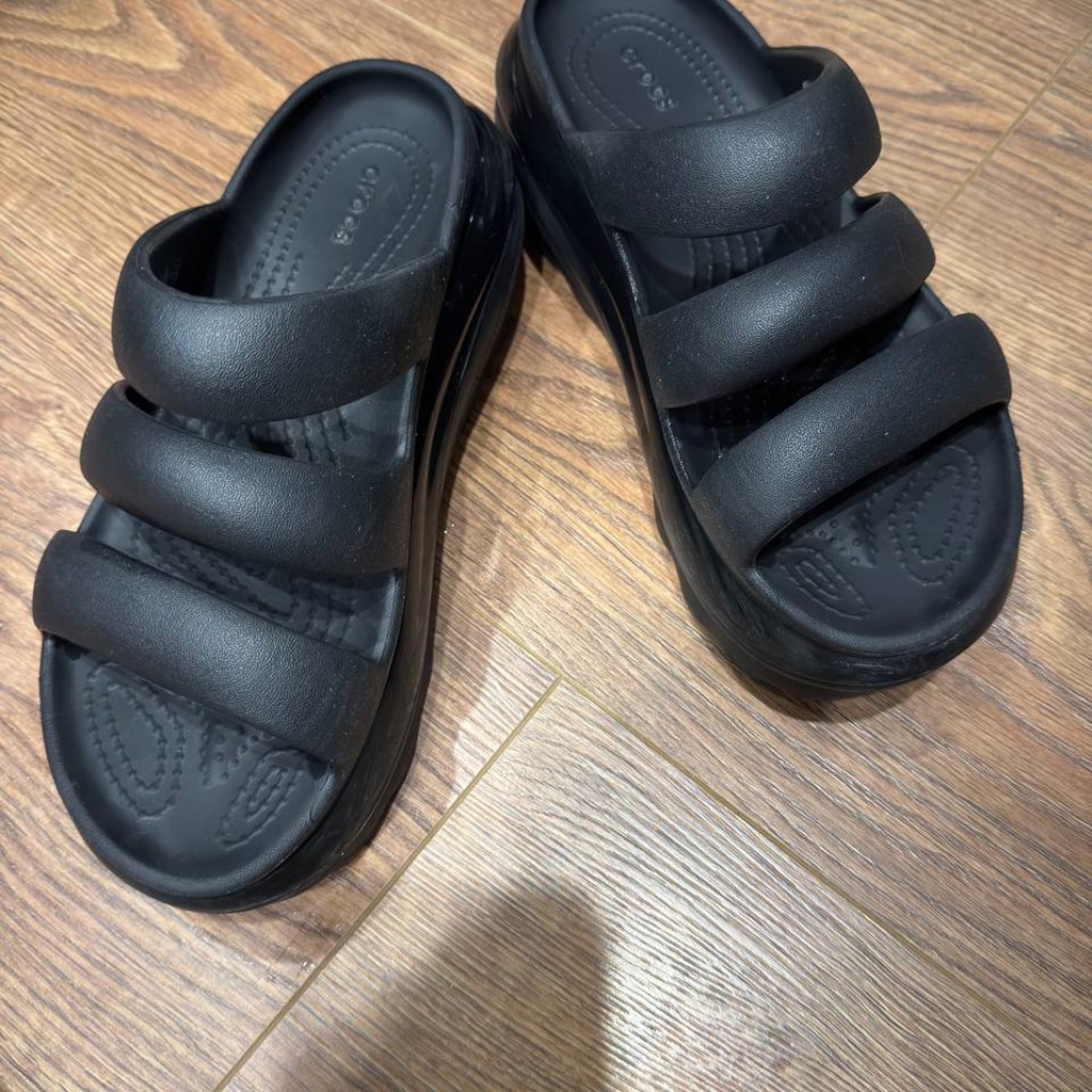 Сандалии Crocs Mega Crush Triple Strap