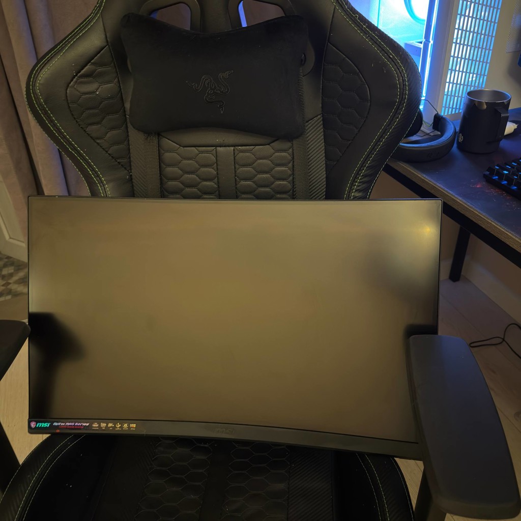 Монитор MSI Optix MAG272C