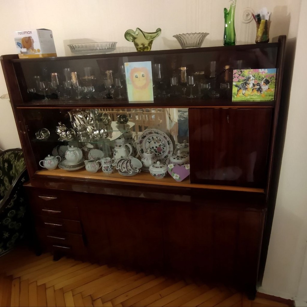 Советская полированная стенка