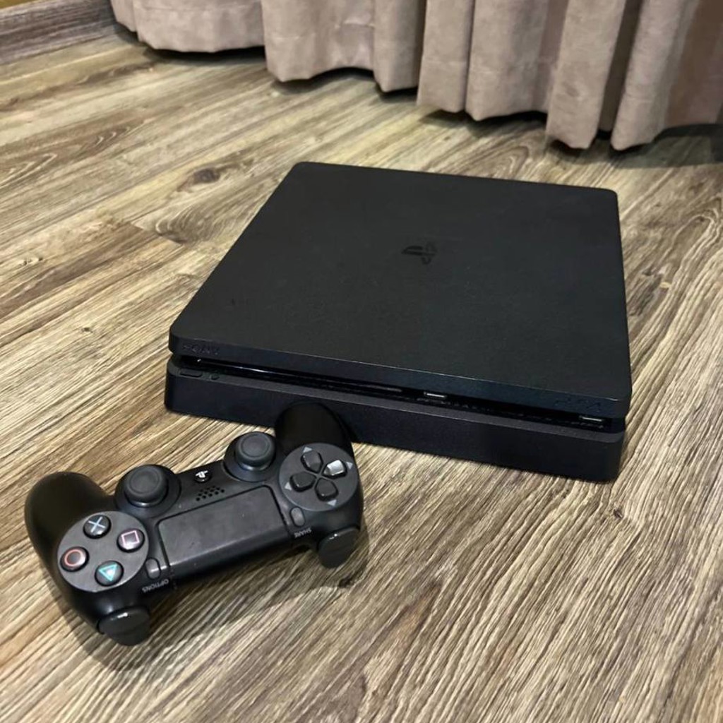 Sony PlayStation 4