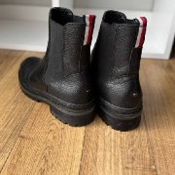 Чёрные кожаные ботинки на шнуровке - фото 2