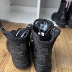 Чёрные кожаные ботинки на шнуровке - фото 5