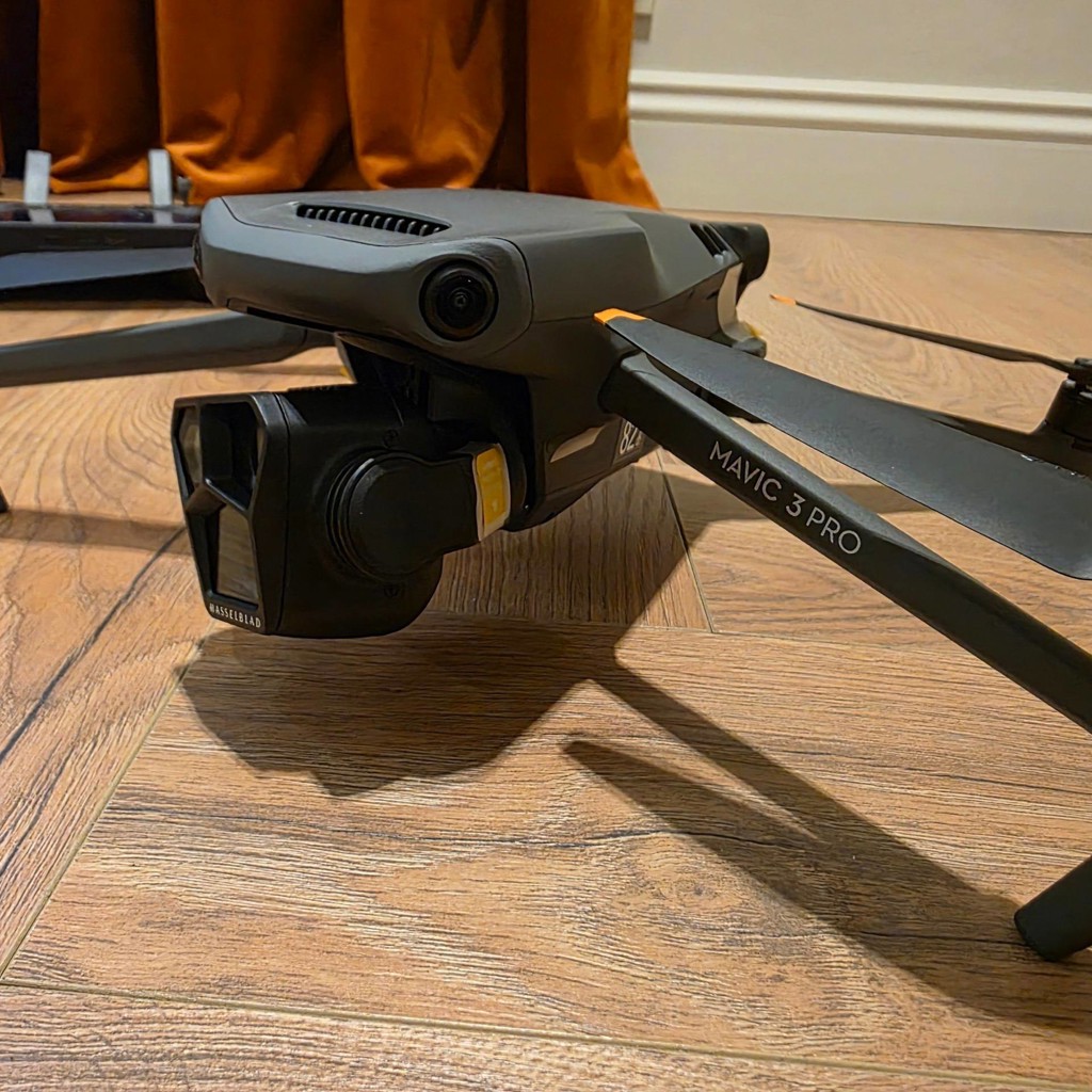 DJI Mavic 3 Pro Fly More Combo