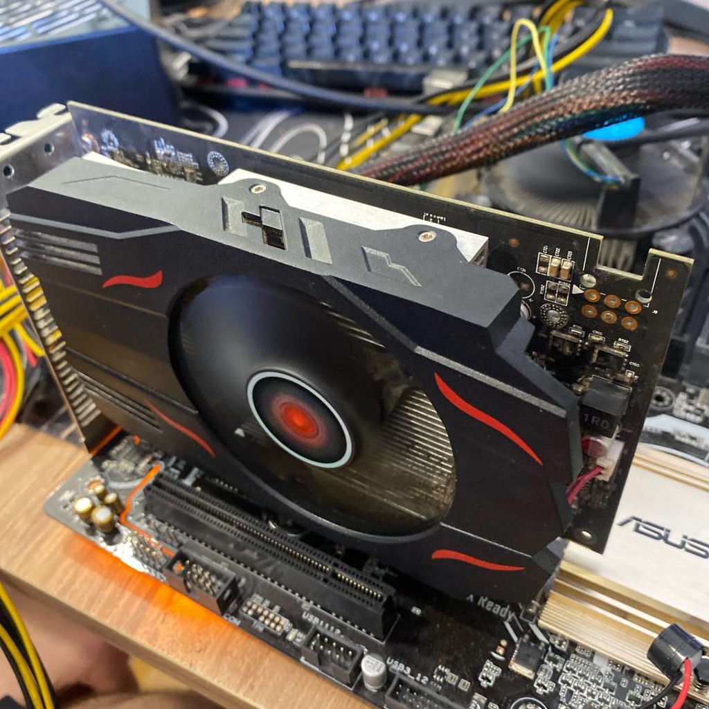 Видеокарта AMD Radeon RX 550 4GB