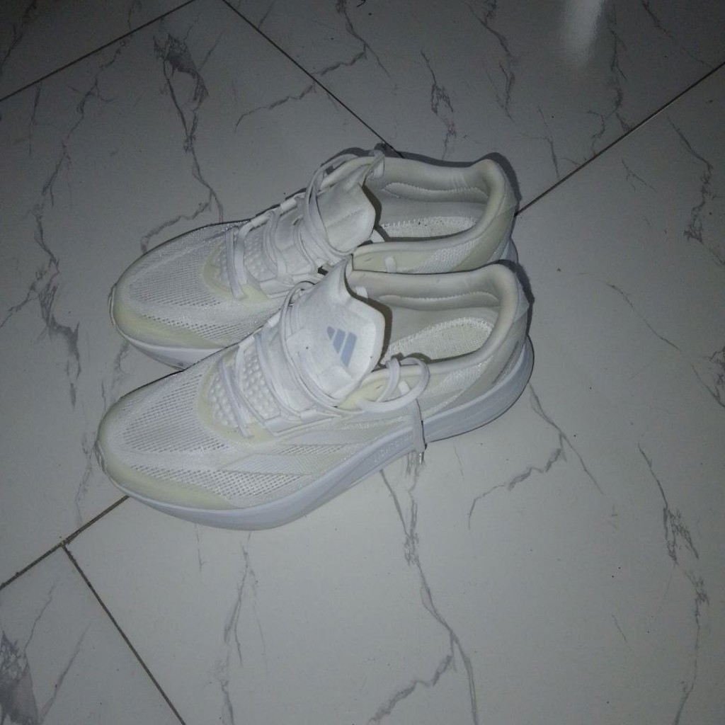 Кроссовки adidas