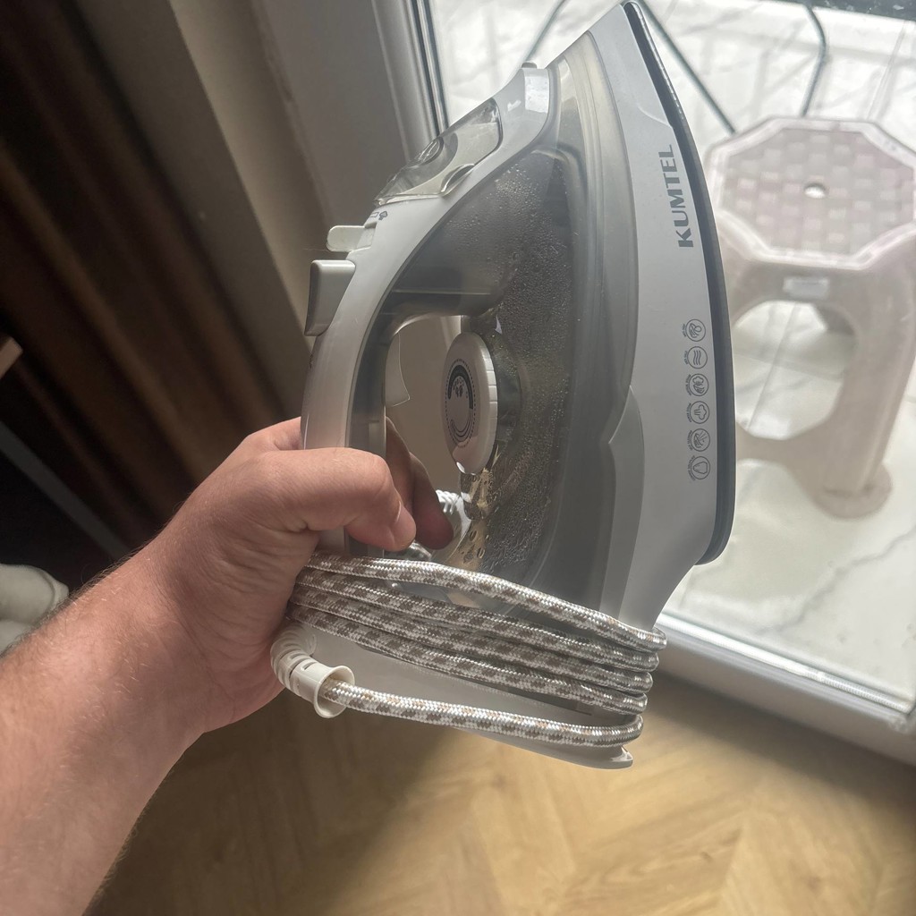 Утюг KUMTEL