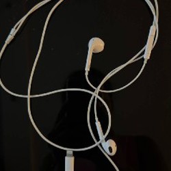Наушники Apple - фото 1