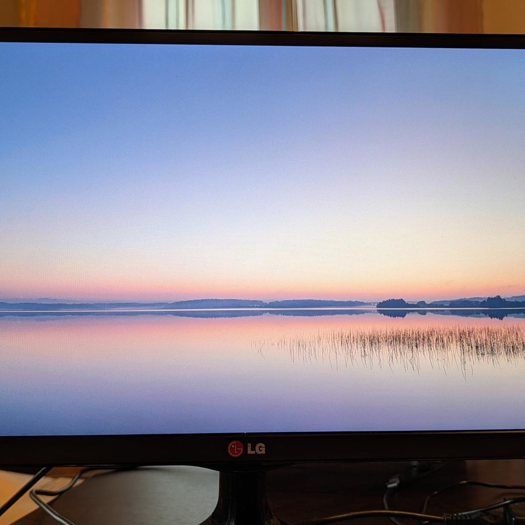 Монитор LG 24