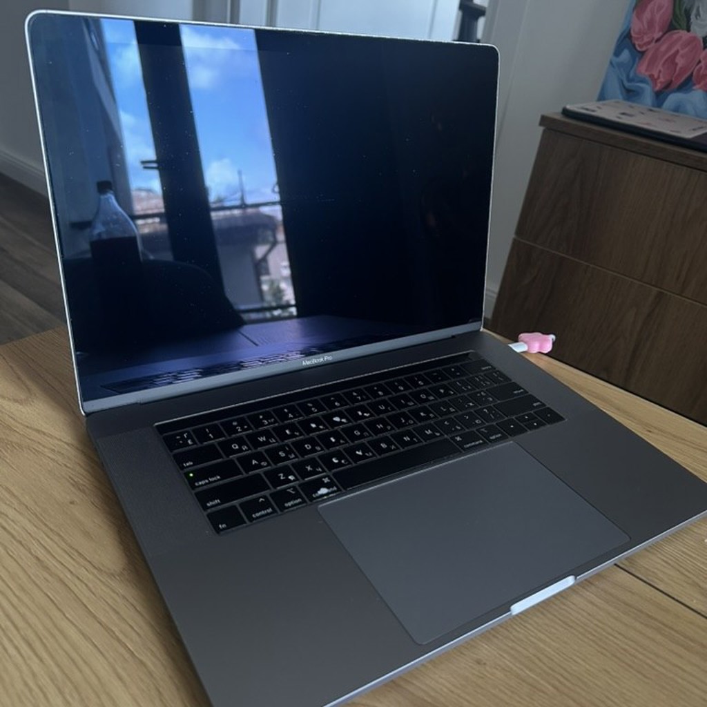 MacBook Pro 15″ (2018), Space Gray