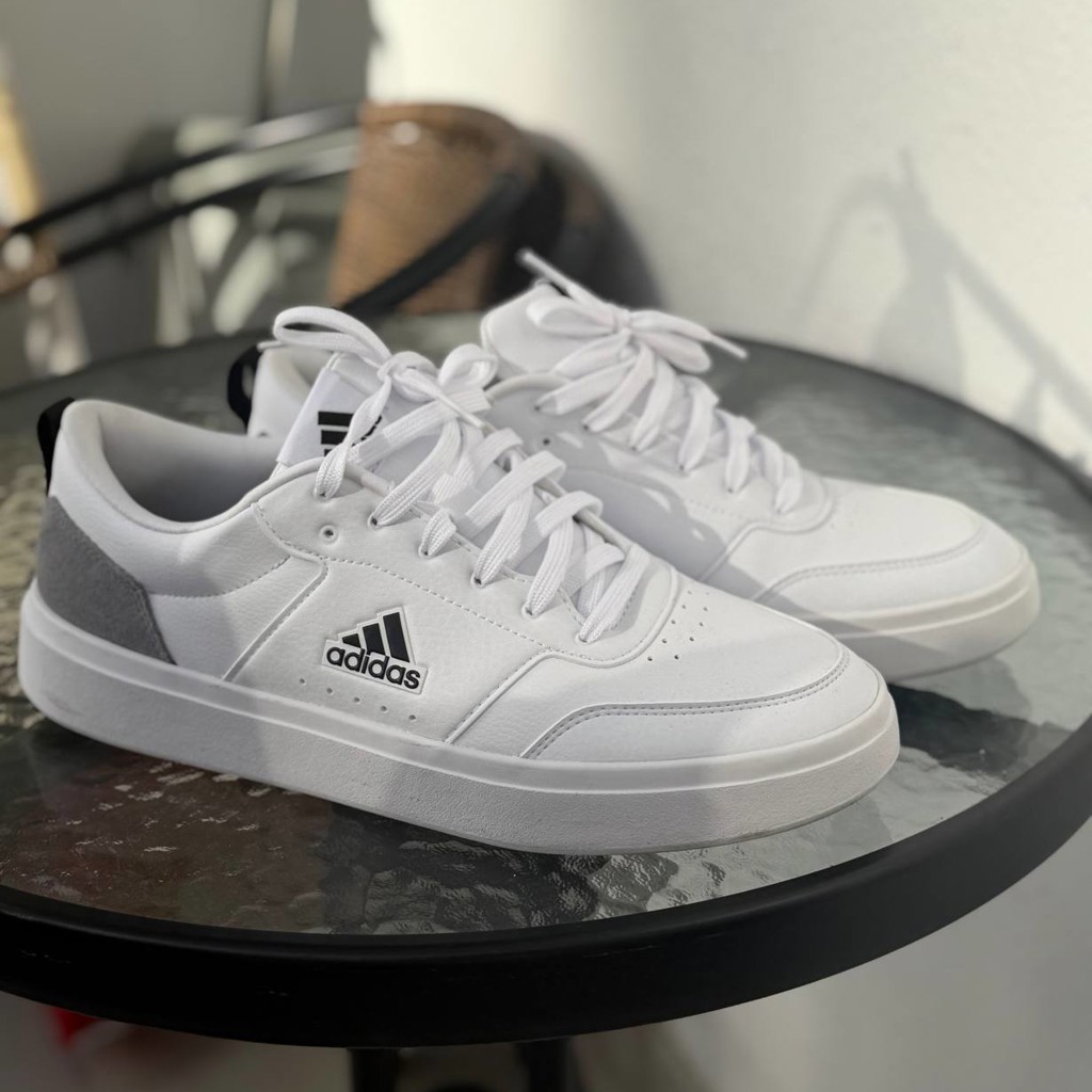 Кроссовки Adidas
