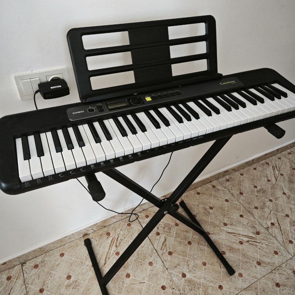 Синтезатор Casiotone LK-S250