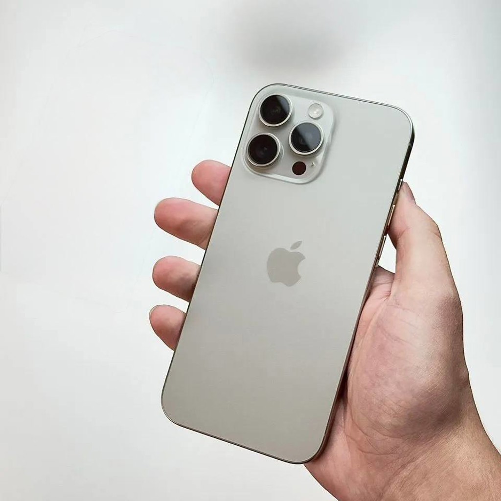 IPhone 16 Pro Max Natural Titanium