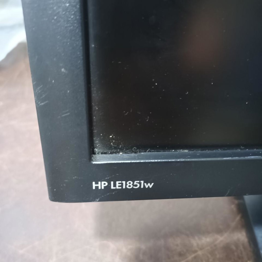 Монитор HP LE1851w