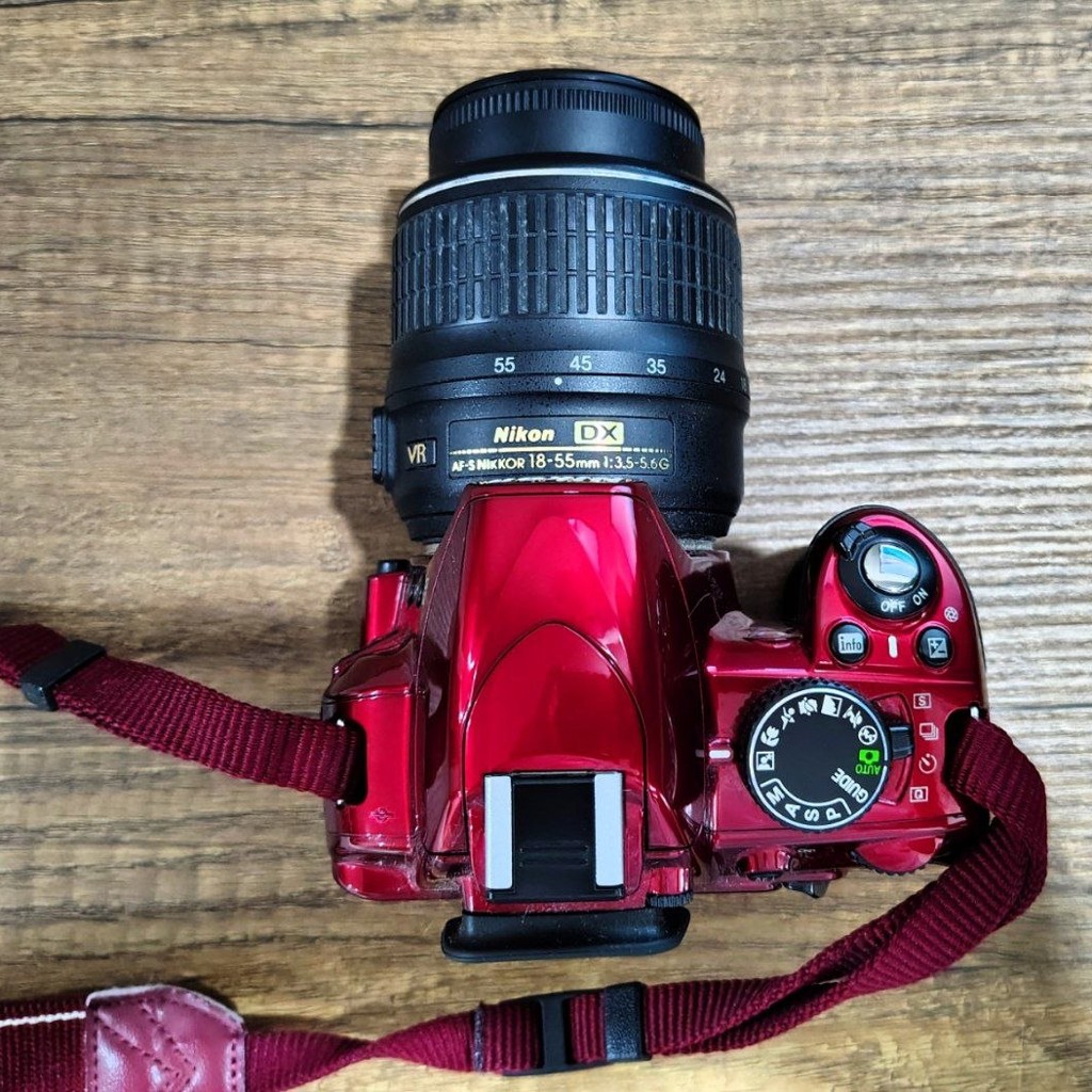 Nikon D3100 Red kit 18-55mm VR
