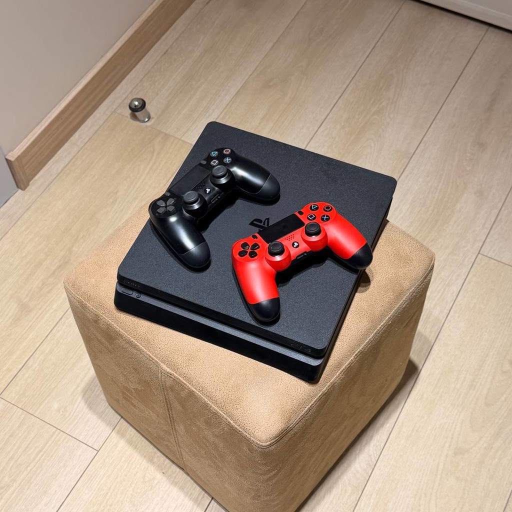 PlayStation 4 Slim 1TB