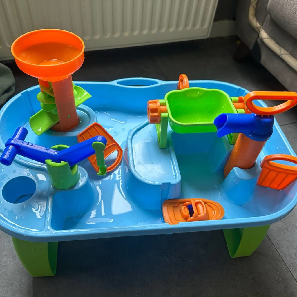 Игровой столик для игр с водой