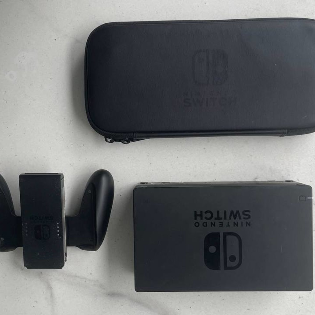 Nintendo Switch 1 - 01