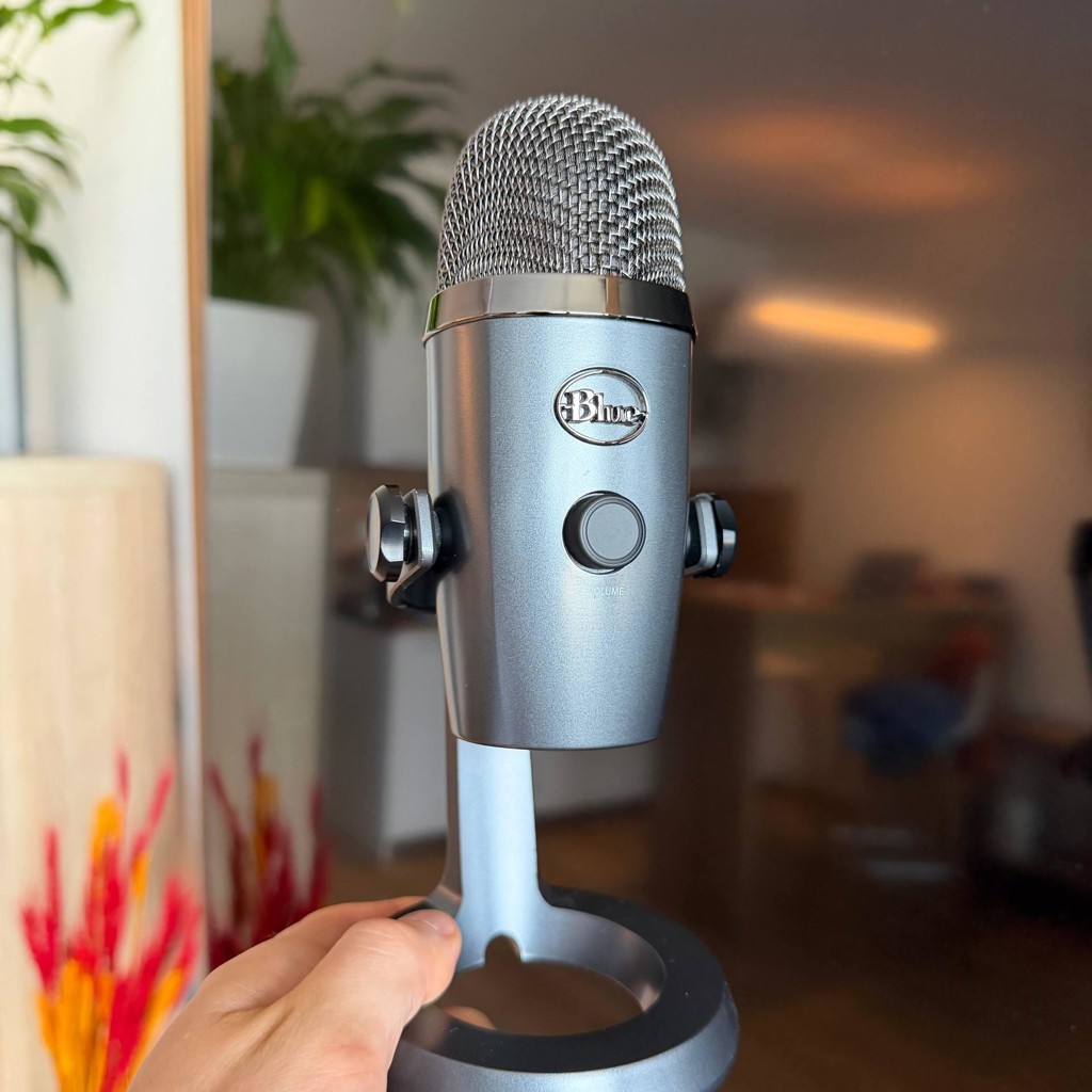 Микрофон Blue Yeti Nano USB