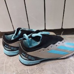 Серые кроссовки adidas - фото 3
