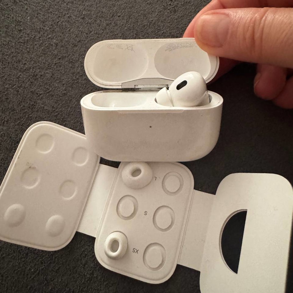 AirPods 2 Pro правый наушник с кейсом