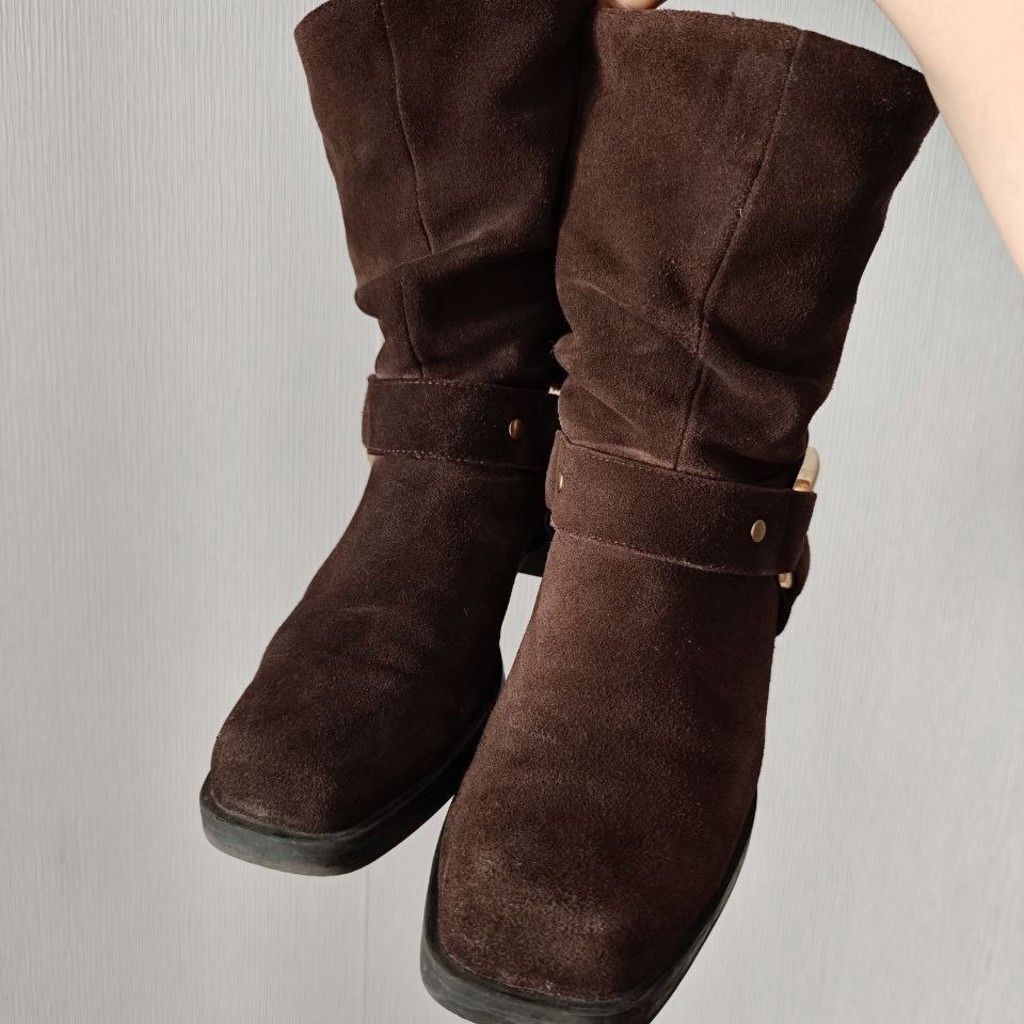 Сапоги Stradivarius