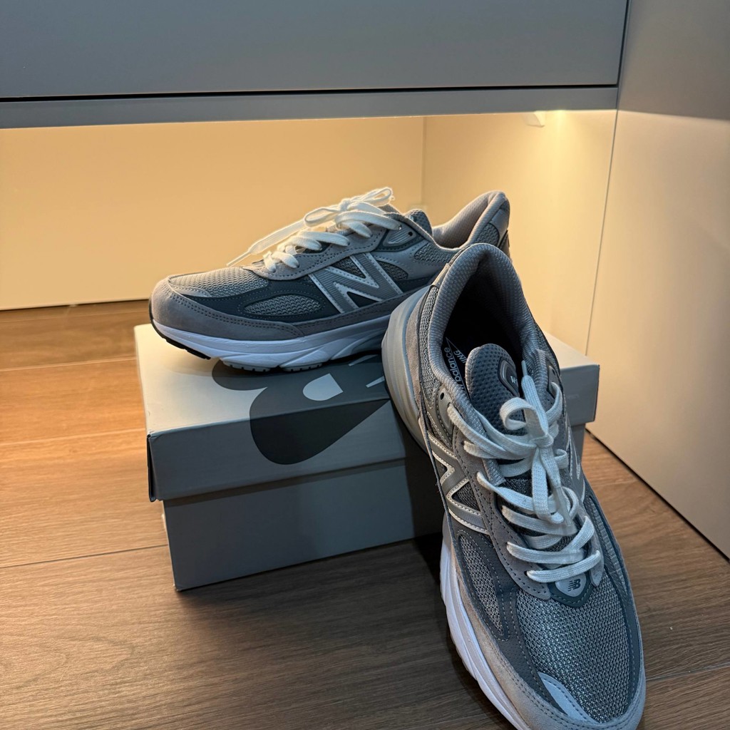 Кроссовки New Balance 990v6