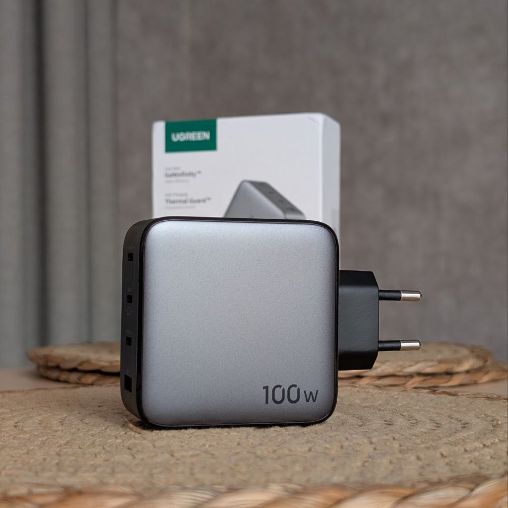 Блок питания UGREEN GaN 100W