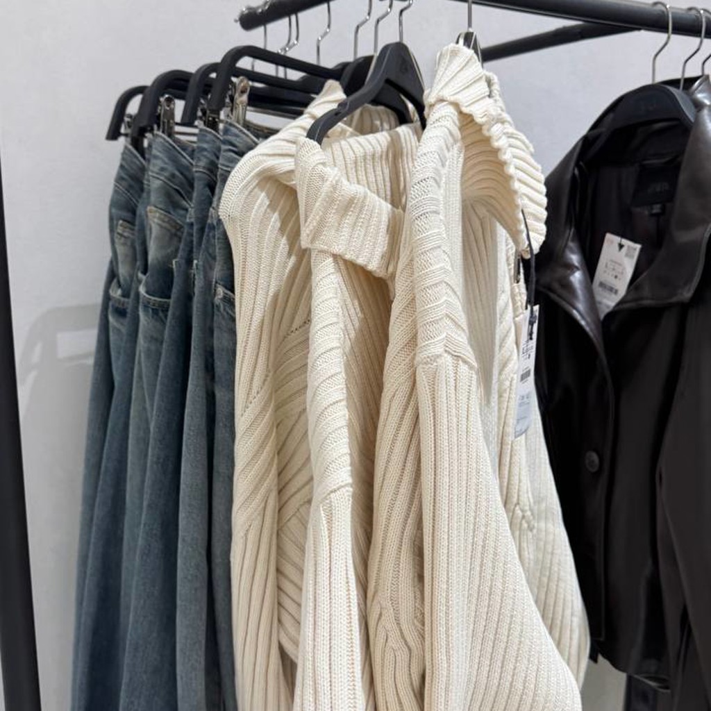 Бомбер / куртка H&M