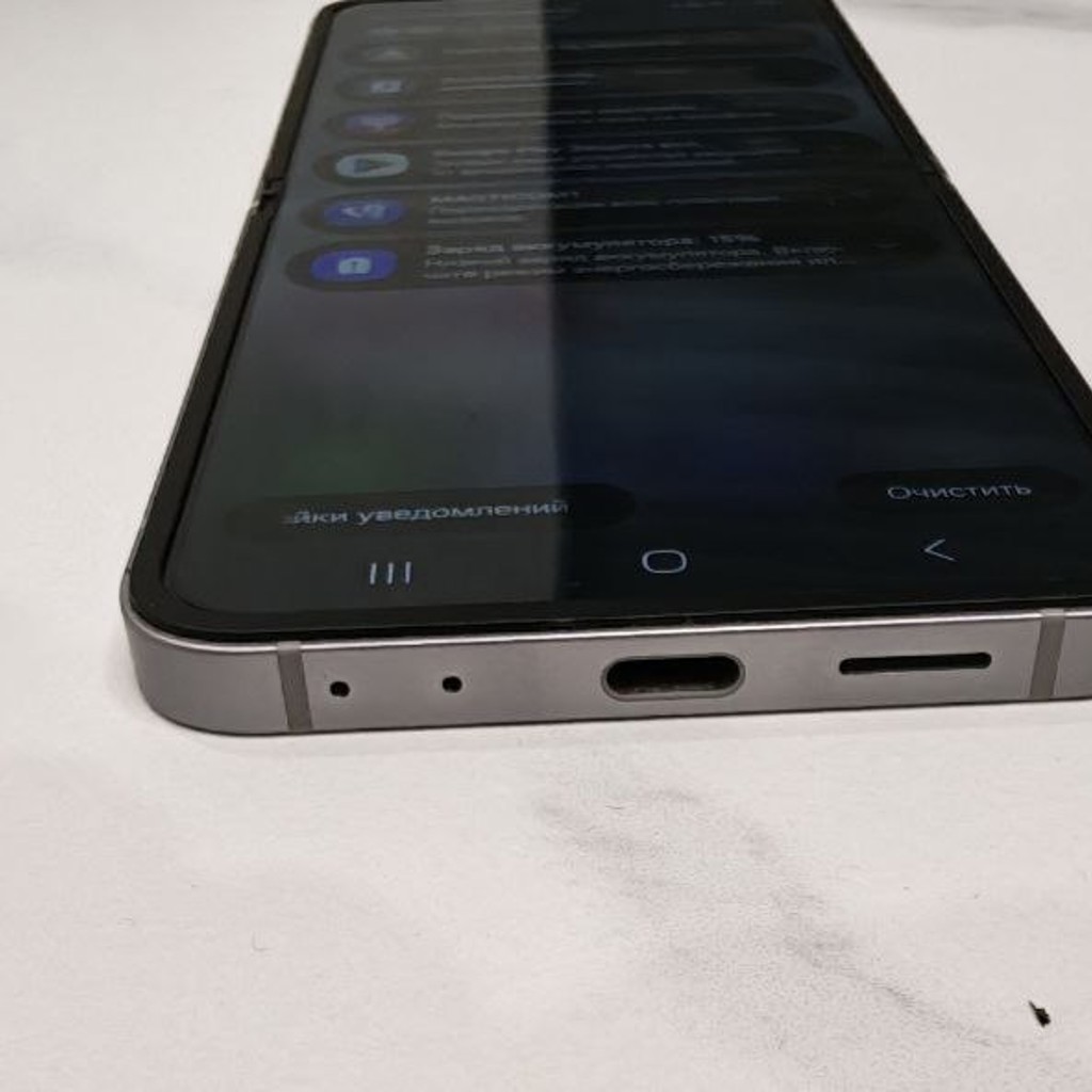 Samsung Galaxy Z Flip 6