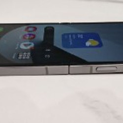 Samsung Galaxy Z Flip 6 - фото 2