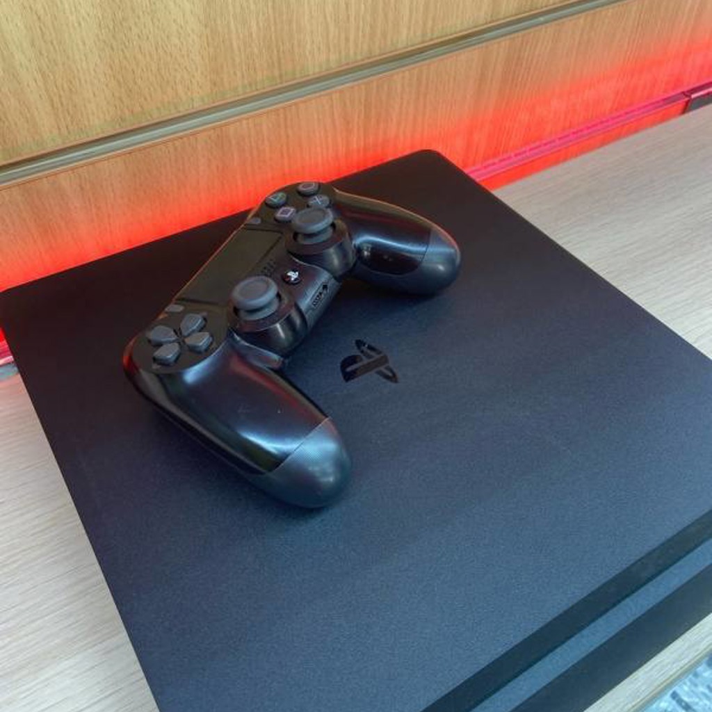PS4 slim 1TB PlayStation 4