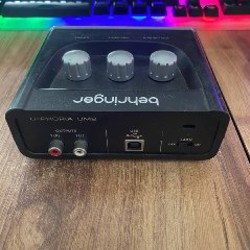 Звуковая карта Behringer um2 - фото 3