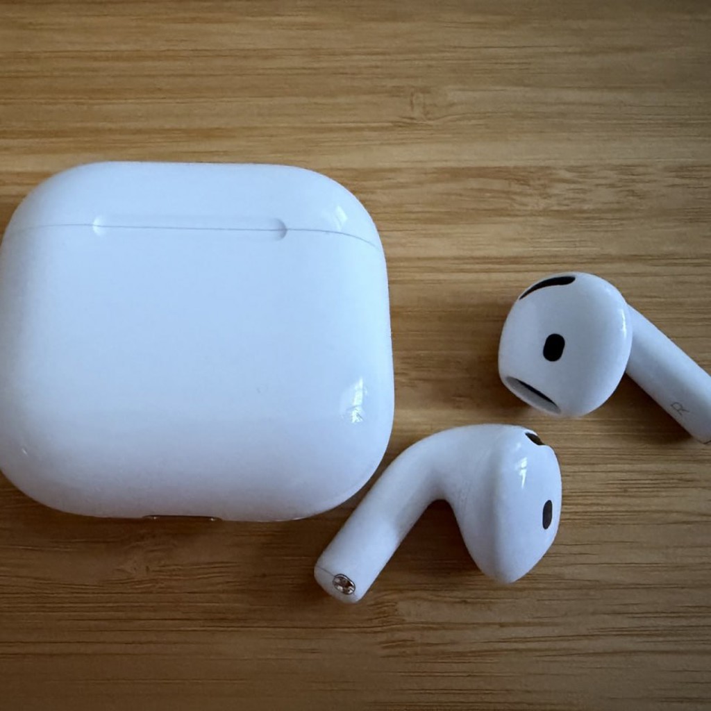 Наушники Apple AirPods 4