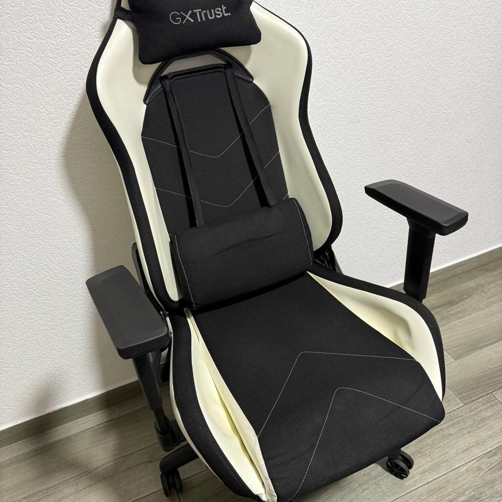 Игровое кресло GX Trust GXT 714W
