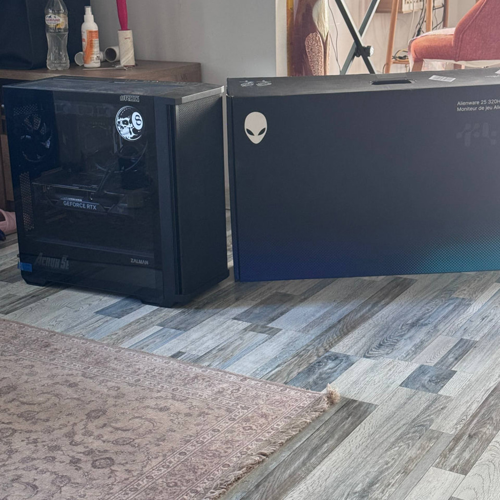 Монитор Alienware