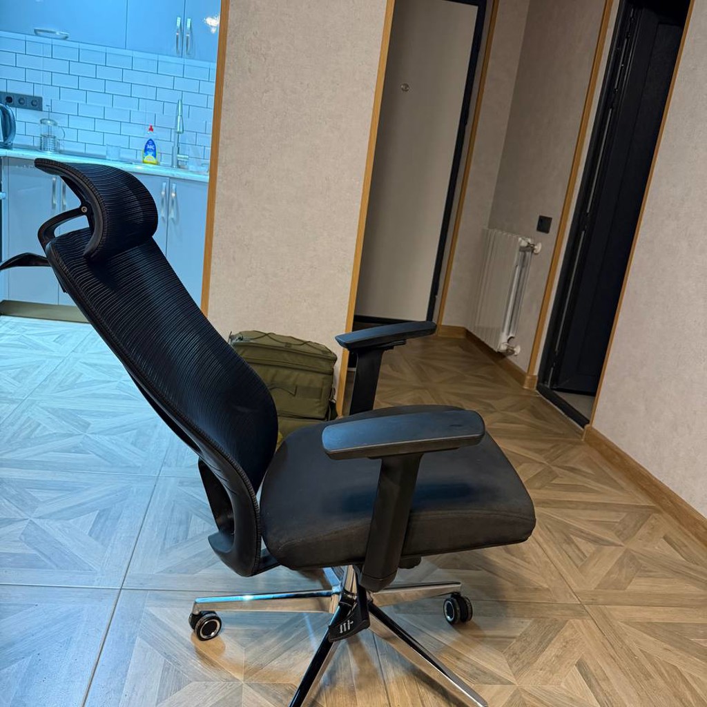 Игровое компьютерное кресло