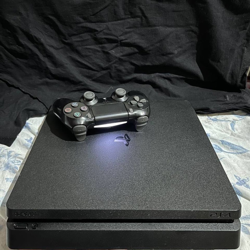 PlayStation 4 Slim 1TB
