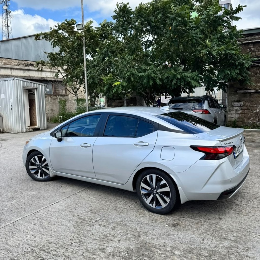 Nissan Versa